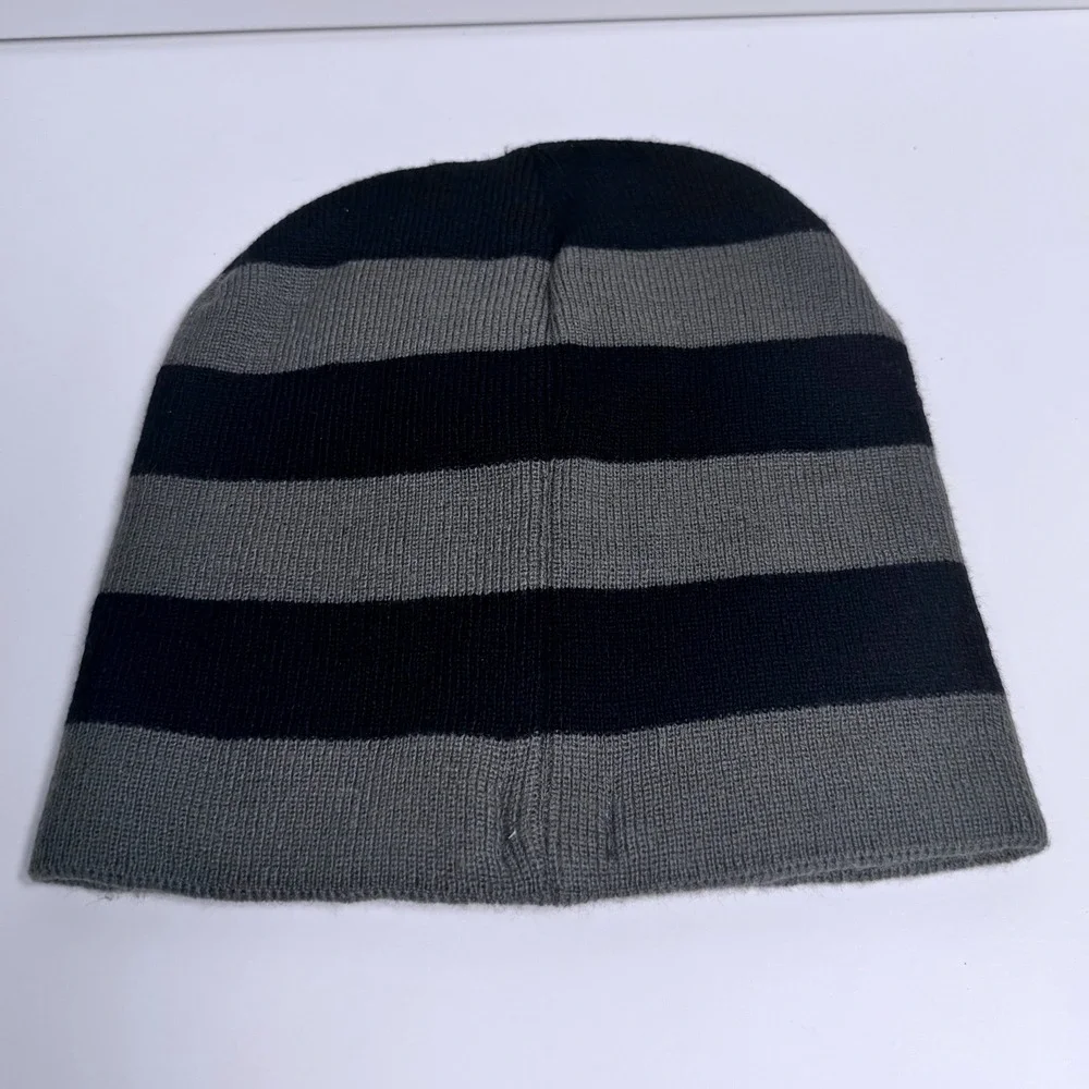 Capelli New‎ York Kids Striped Beanie Hat Skull Crossbones Black Gray One Size